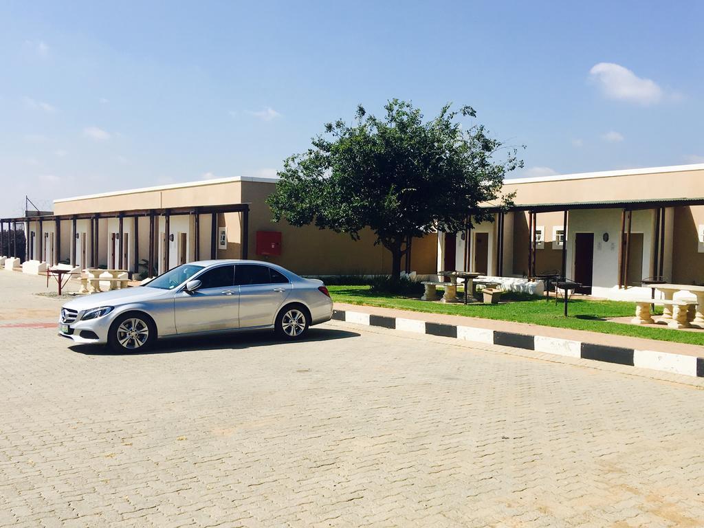 Travel Inn קרונסטד מראה חיצוני תמונה