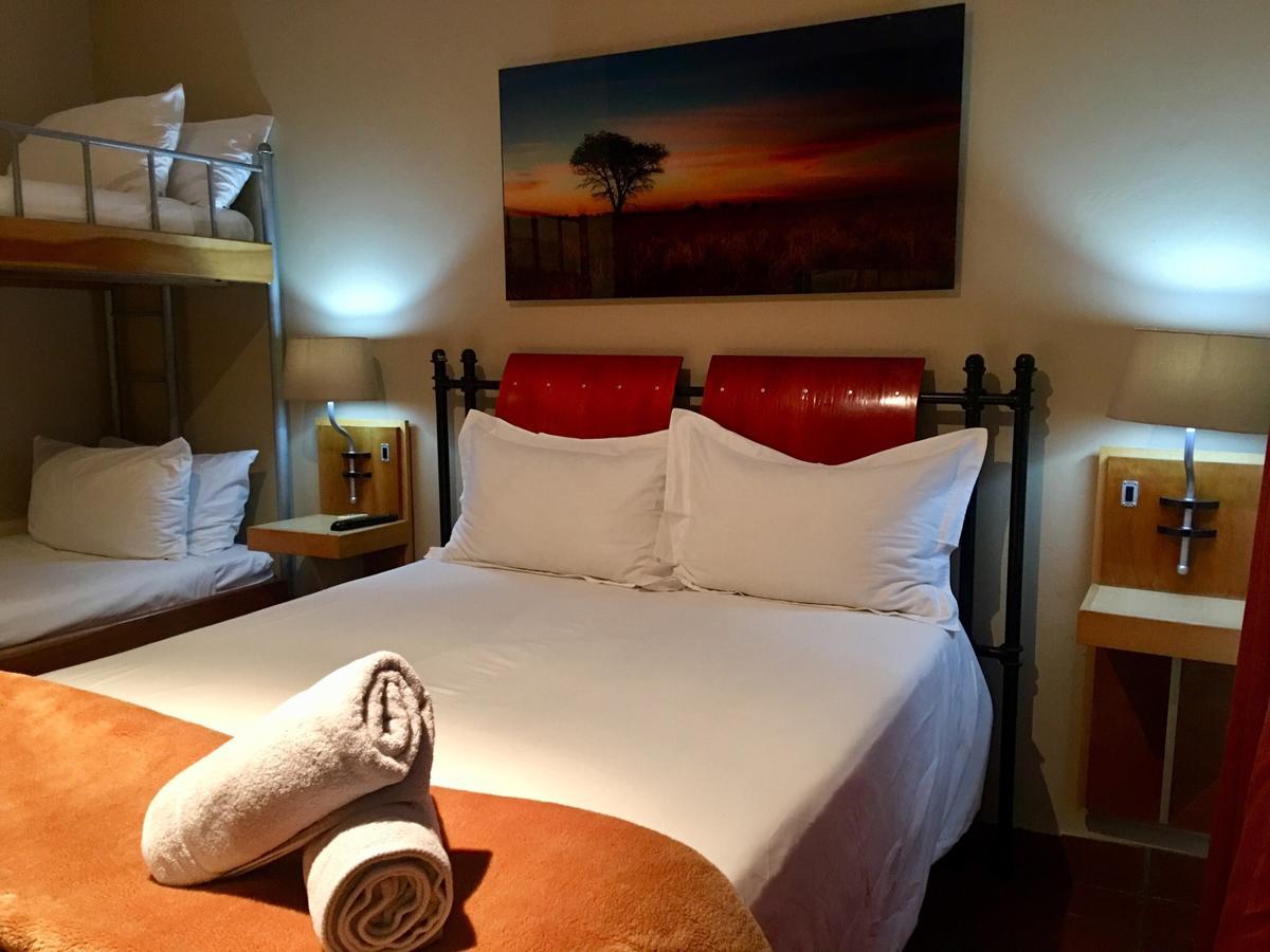 Travel Inn קרונסטד מראה חיצוני תמונה