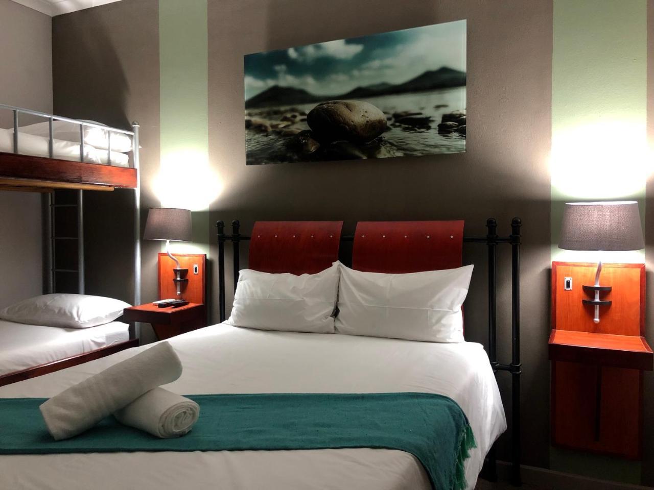 Travel Inn קרונסטד מראה חיצוני תמונה