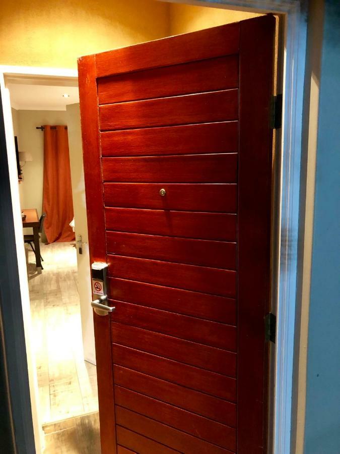 Travel Inn קרונסטד מראה חיצוני תמונה