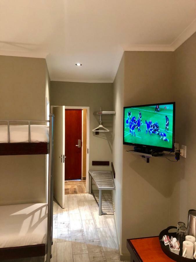 Travel Inn קרונסטד מראה חיצוני תמונה